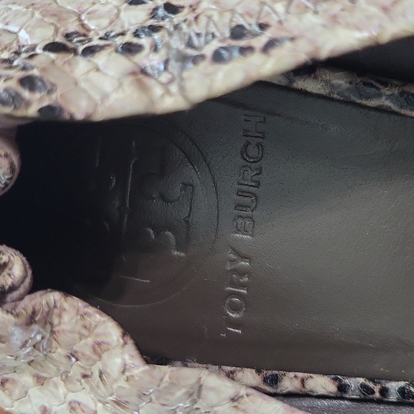 Used worn tight size 8 Tory Burch shoes. - Picture 2 of 4